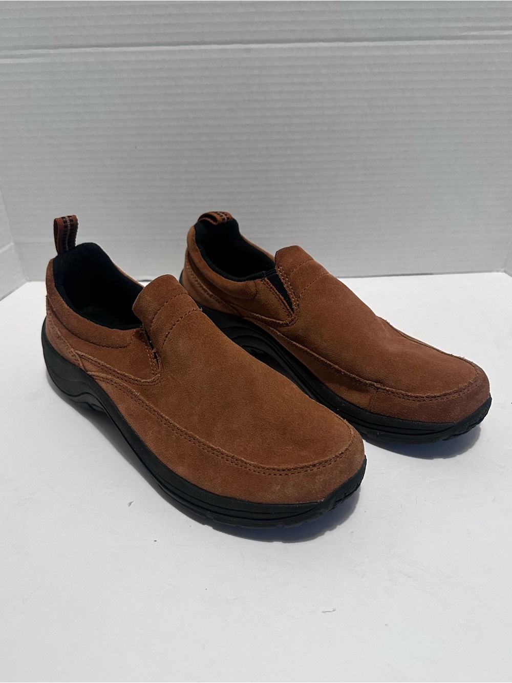 L.L. Bean women’s Brown Suede Slip-On Loafers size 8